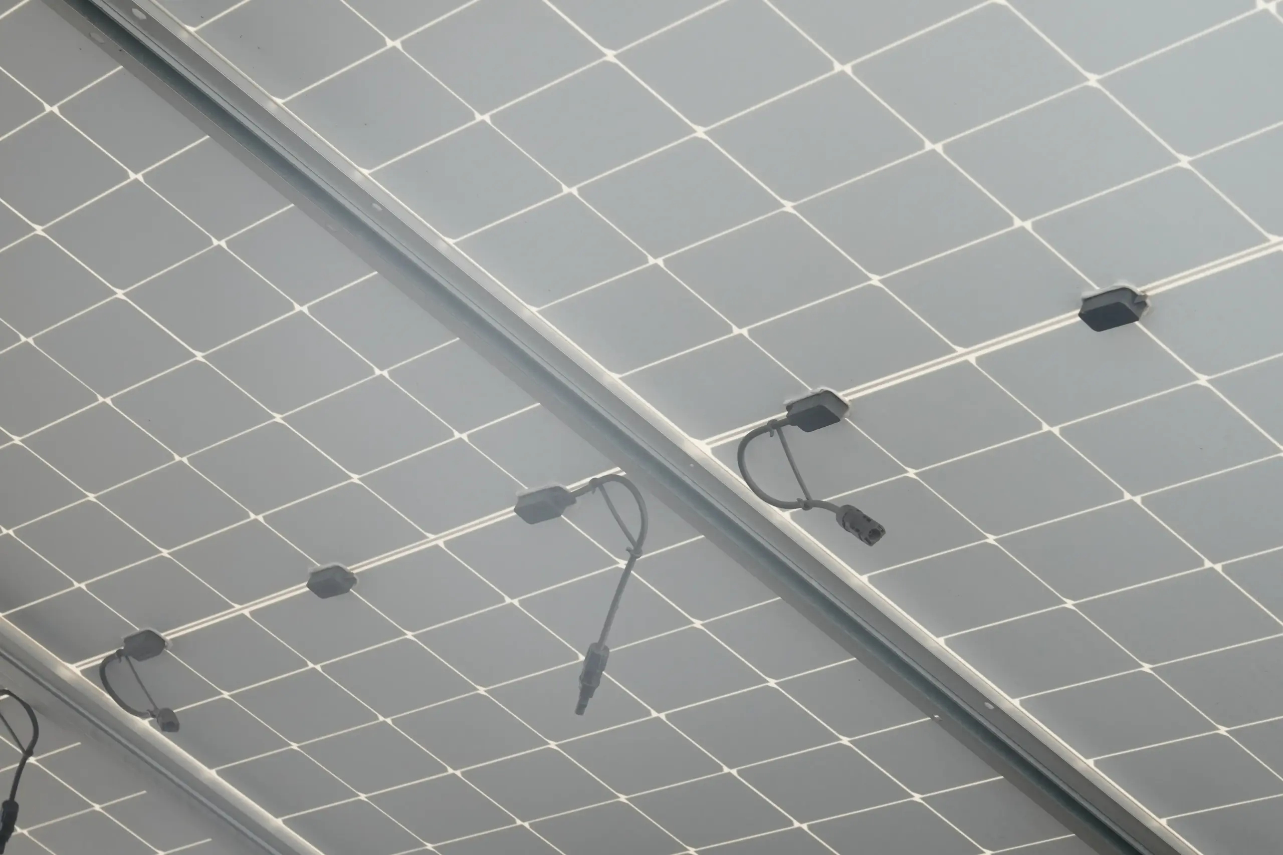 Back-view-of-solar-panel