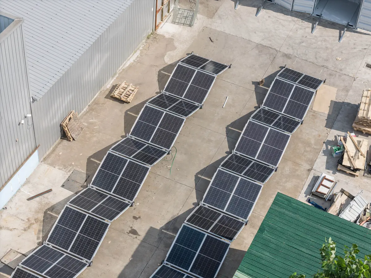 2026. gada mobilo saules enerģijas konteineru cena Eiropā